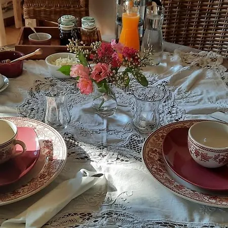 Bains De Secours, D'hotes Couette-café