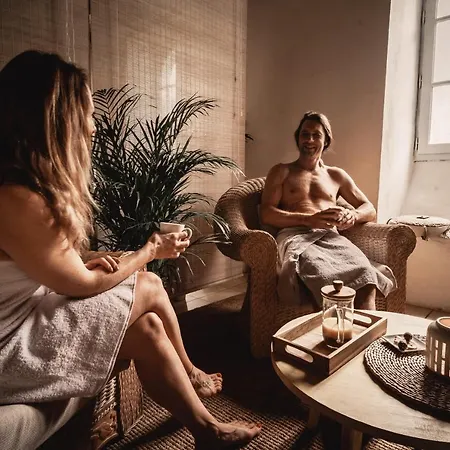 Bains De Secours, D'hotes Couette-café 3*